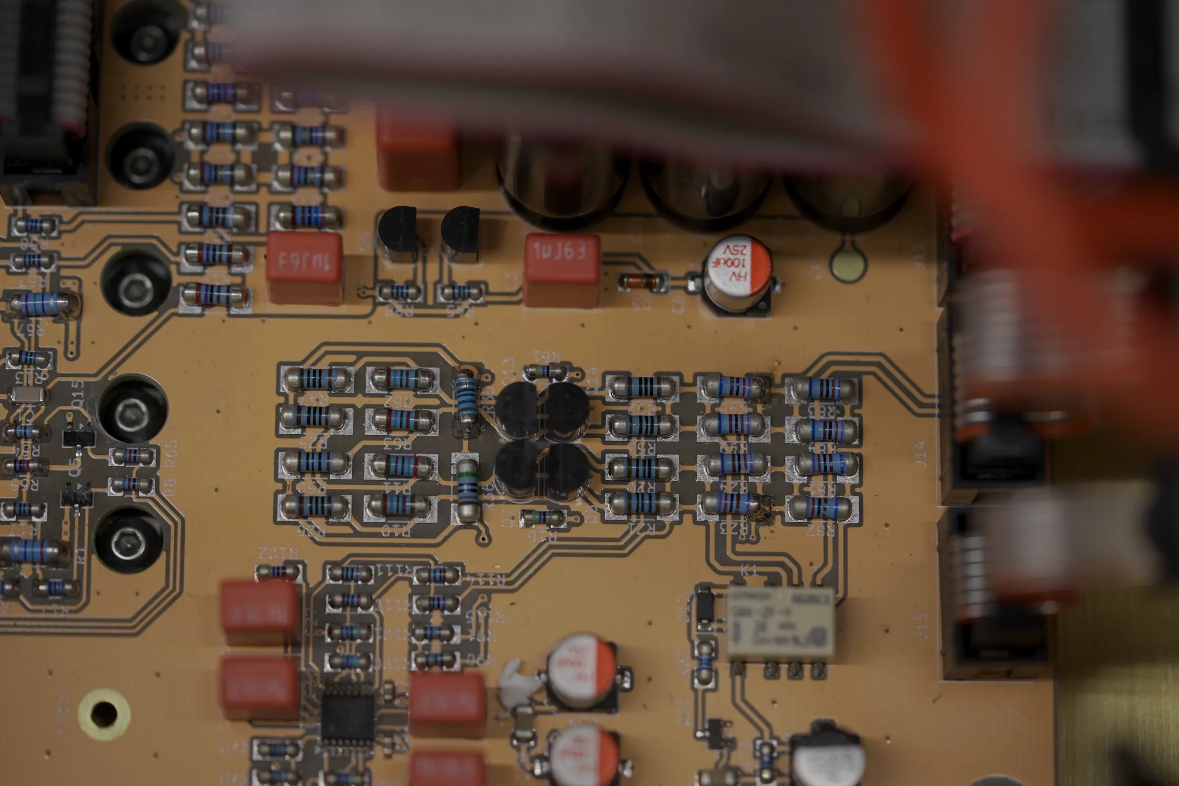 Fully Balanced FET Signal and Power Topology
